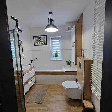 Aleja Ogrodowa Z Jacuzzi Lägenhet *