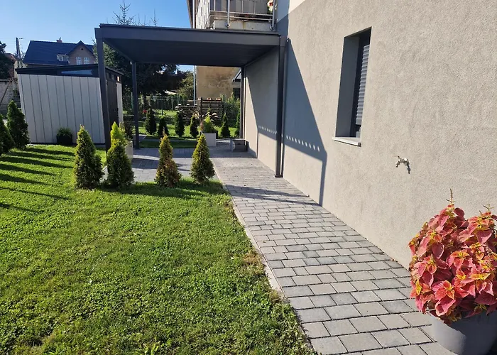 Aleja Ogrodowa Z Jacuzzi Pieszyce